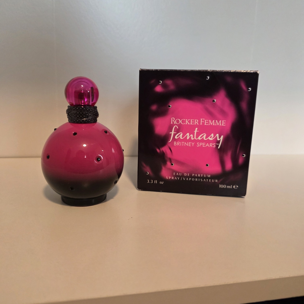 Britney Spears Rocker Femme Fantasy Eau de Parfum - Vibrant Pink
